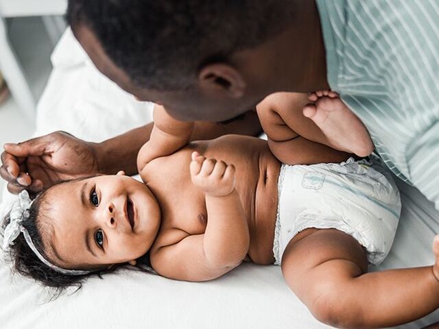 Padre con bebè.