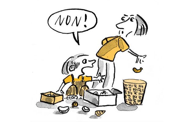 Illustration L'enfant ne veut pas que sa mère jette un objet