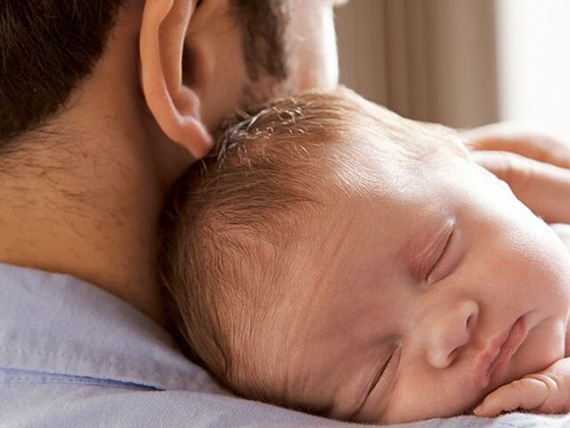 Papà con neonato