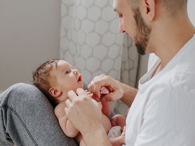 Papà con bebè.