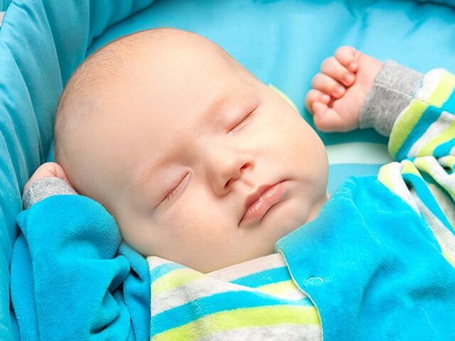Bambino che dorme.