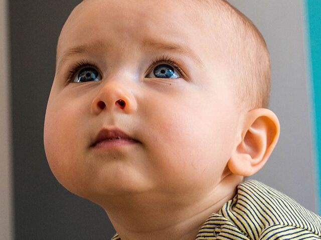 Genitori con il loro bambino.